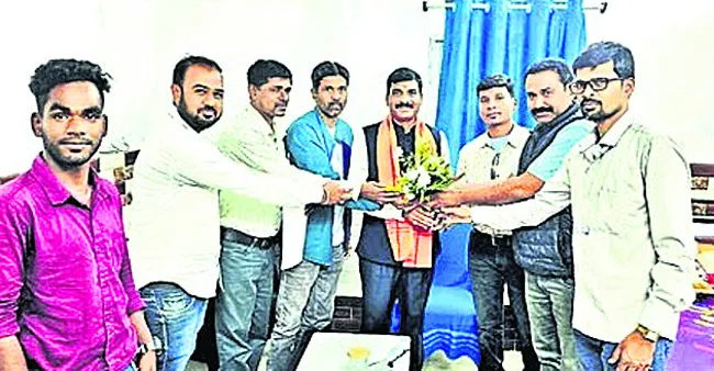జర్నలిస్టుల భవన నిర్మాణానికి ఎమ్మెల్యే ఆర్థిక సాయం