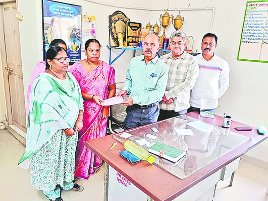 కండక్టర్ కుటుంబానికి రూ.1.08 కోట్ల పరిహారం