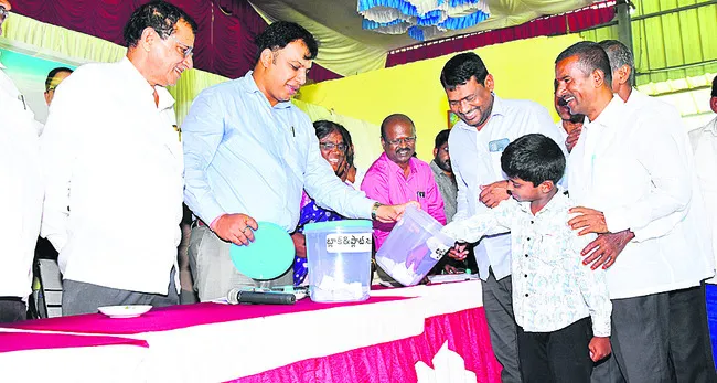జనాభా నియంత్రణ అందరి బాధ్యత