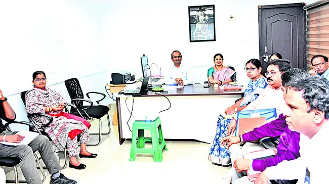 బకాయిలపై నిర్లక్ష్యం తగదు●