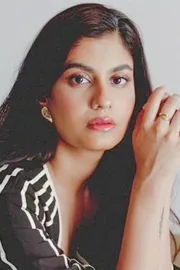 Shreya Dhanwanthary Slams CBFC For Deleting 33 Second kissing Scene In Superman7