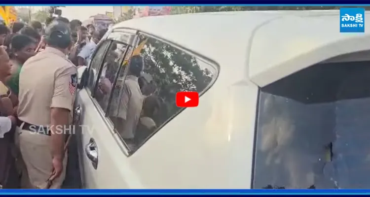 గుడివాడలో పచ్చ గూండాల ఉన్మాదం ఉప్పాల హారిక కారు పై దాడి