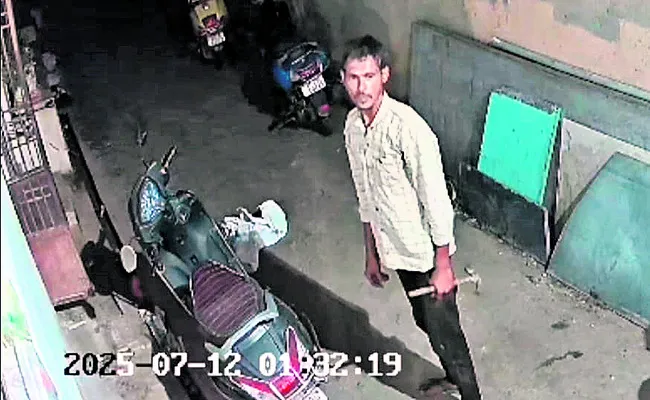 చాగలమర్రిలో దొంగ హల్చల్