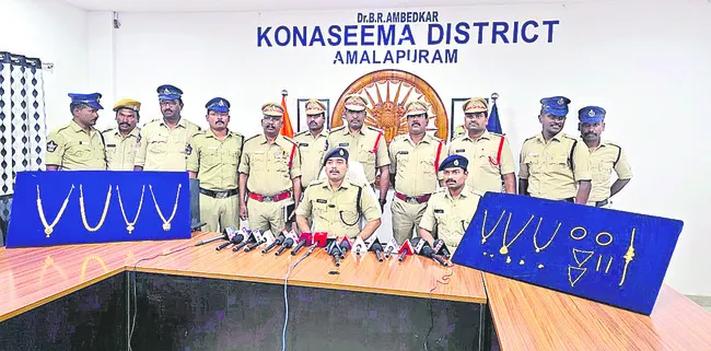 శిష్యుడినని నమ్మించి శఠగోపం