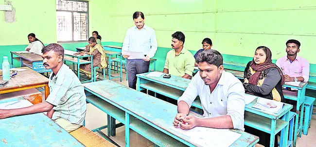 నిఘా నీడలో గ్రూప్– 4 పరీక్ష