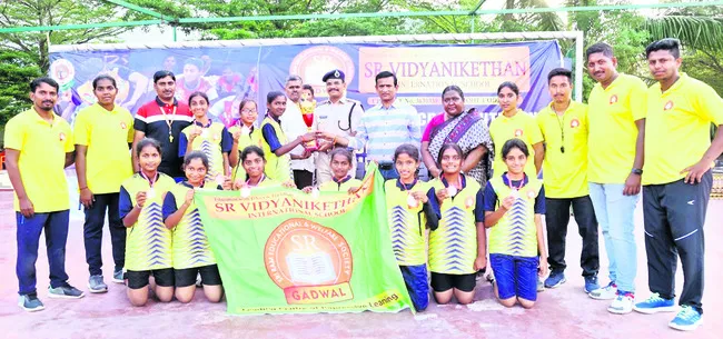 అట్టహాసంగా ముగిసిన కబడ్డీ పోటీలు