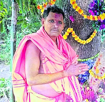 రైలు ఢీకొని వ్యక్తి మృతి