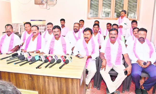 ‘కామారెడ్డి డిక్లరేషన్ను కప్పిపుచ్చేందుకే డ్రామాలు’