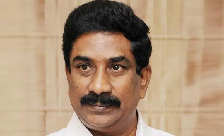 ఆంధ్రజ్యోతి ఎండీ రాధాకృష్ణకు కోర్టు సమన్లు 
