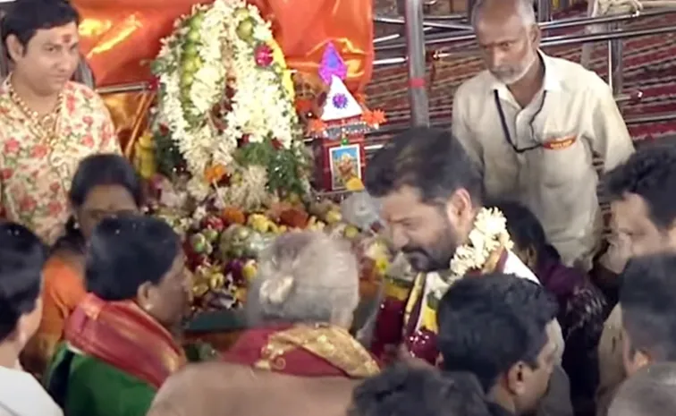 Ujjaini Mahankali: Secunderabad Lashkar Bonalu 2025 Updates