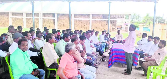 ఉద్యోగాలు సాధించే వరకు పోరాటం 
