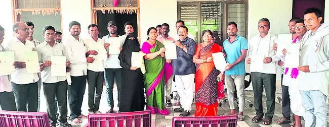 పేద కుటుంబాలకు అండగా సీఎంఆర్ఎఫ్