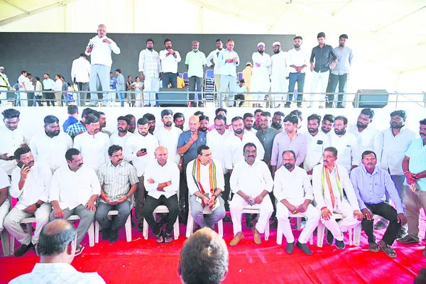 రేషన్కార్డుల పంపిణీకి భారీగా తరలిరావాలి