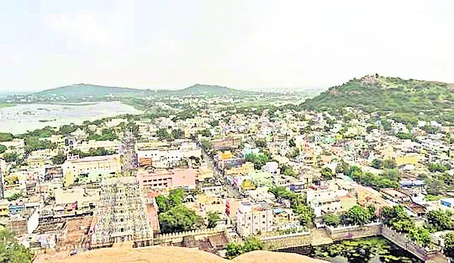 వీరాణం చెరువుకు జలకళ