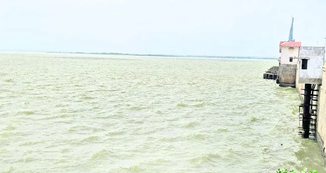 జూరాలకు భారీగా తగ్గిన వరద
