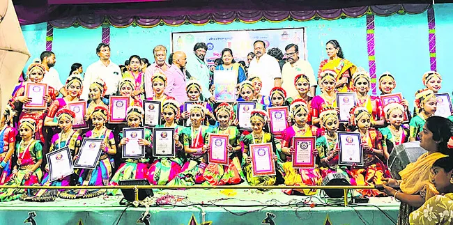 ముగిసిన ‘సకల కళల సంబురాలు’