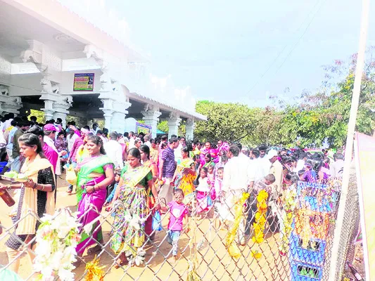 మైసమ్మ జాతరకు పోటెత్తిన భక్తులు