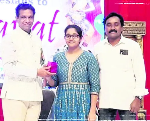 నీట్ ర్యాంకర్లకు అభినందనలు