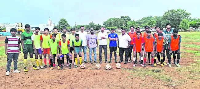 రాష్ట్రస్థాయి అండర్‌–16 ఫుట్‌బాల్‌ శిక్షణ తరగతులు ప్రారంభం 