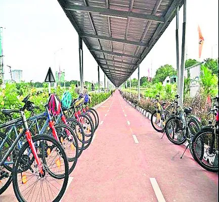 సోలార్‌ సైక్లింగ్‌.. ట్రెకింగ్‌! 
