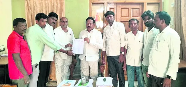 వేతనాలు పెంచాలని వినతి