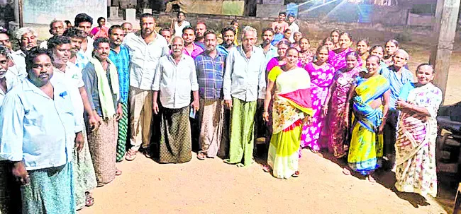మంత్రి, అధికారులు కుమ్మక్కయారు