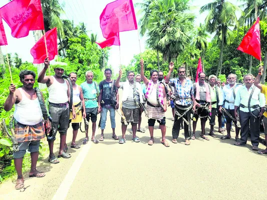 బెల్టుషాపులను ప్రోత్సహించడం సిగ్గుచేటు