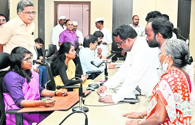 పీజీఆర్‌ఎస్‌కు అర్జీల వెల్లువ 