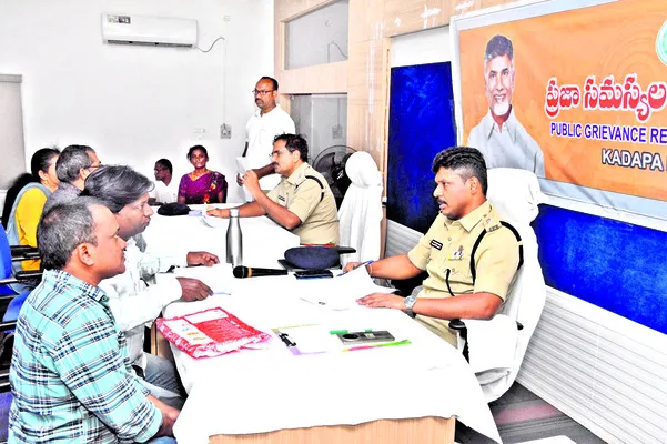 బాధితులకు చట్టపరిధిలో న్యాయం చేయండి