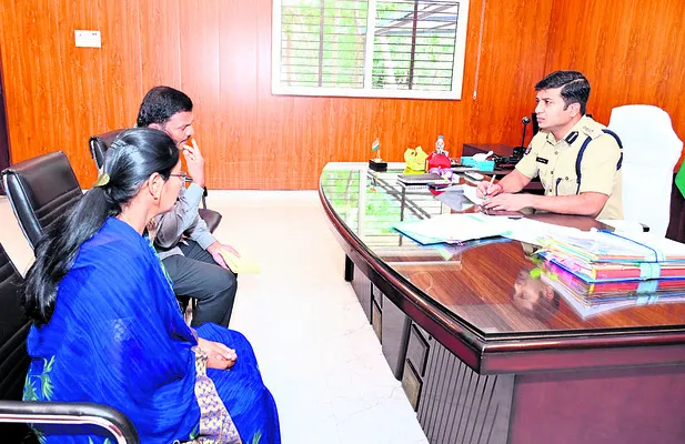 ఉద్యోగాల పేరుతో మోసం!