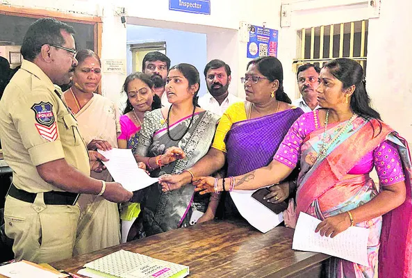 తీన్మార్ మల్లన్నపై ఫిర్యాదు