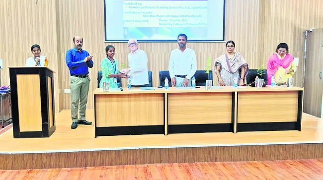 విద్యార్థులు నైపుణ్యాలను మెరుగుపర్చుకోవాలి