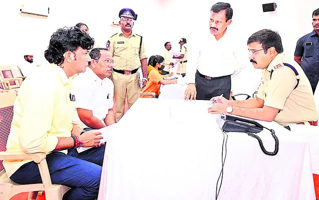 నా బాగోగులు పట్టించుకోవడం లేదయ్యా