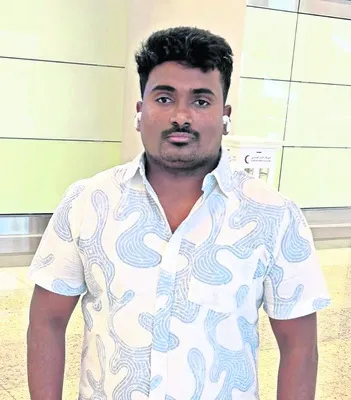 బైక్ అదుపుతప్పి యువకుడి మృతి
