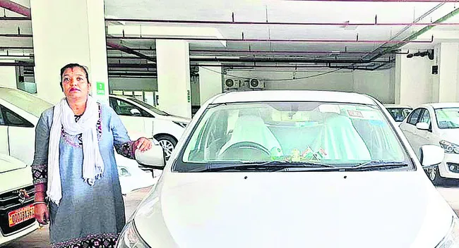 ప్రభుత్వ వాహన డ్రైవర్‌గా సంధ్యా రాణి మాఝీ 