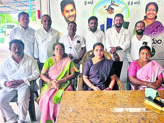 ఇంకెన్నాళ్లీ రెడ్బుక్ రాజ్యాంగ పాలన?