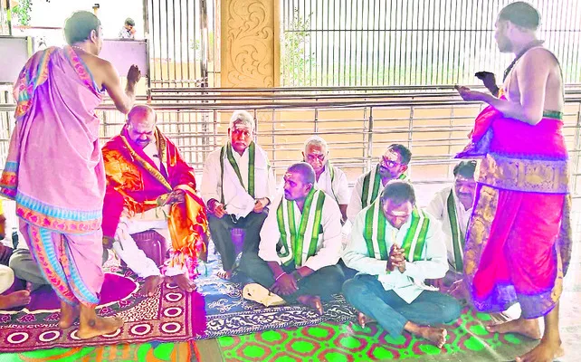 సోమేశ్వరాలయంలో పూజలు