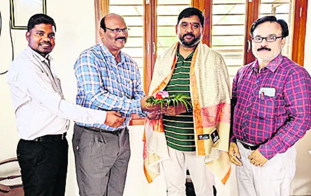 క్రీడాపోటీలకు హాజరు కావాలని ఆహ్వానం