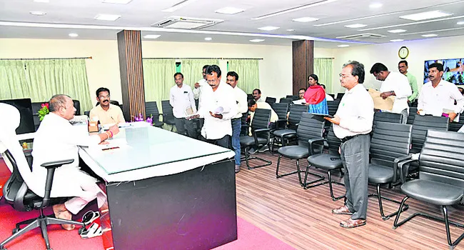 జీవీఎంసీ పార్కుల వివరాలు తెలపండి