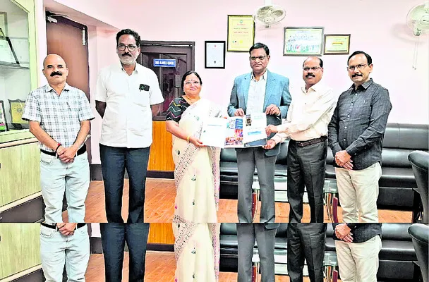 ప్రొఫెసర్ శ్రీలతకు అవార్డు
