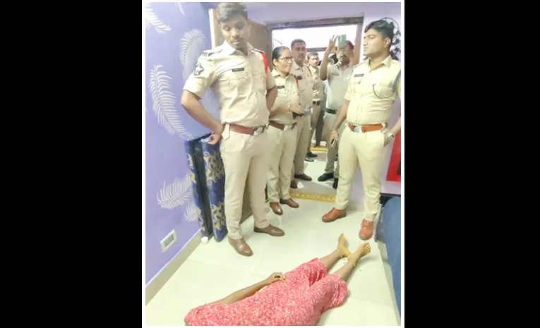 married woman ends life in Anakapalle