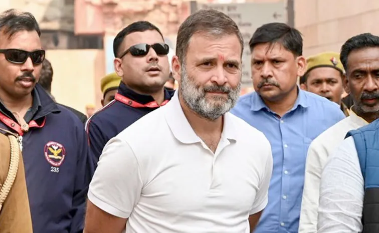 Lucknow court grants bail to Rahul Gandhi