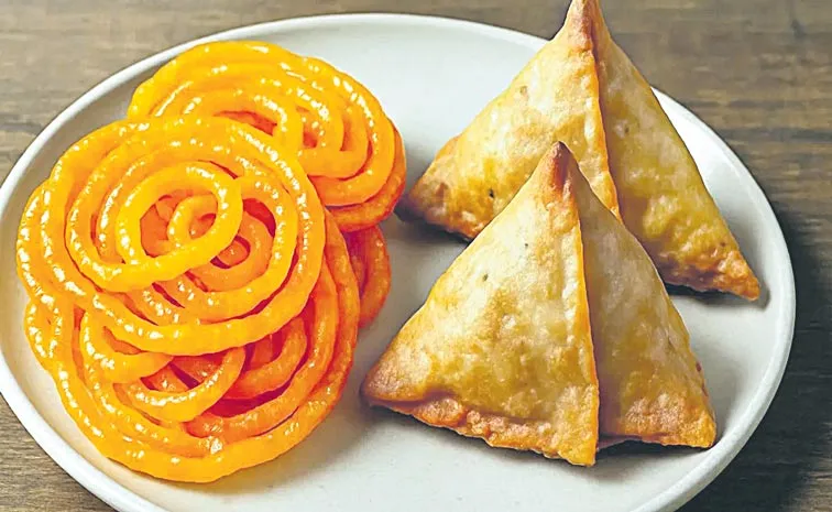 Samosa, Jalebi And Other Indian Snacks To Carry Health Warnings1