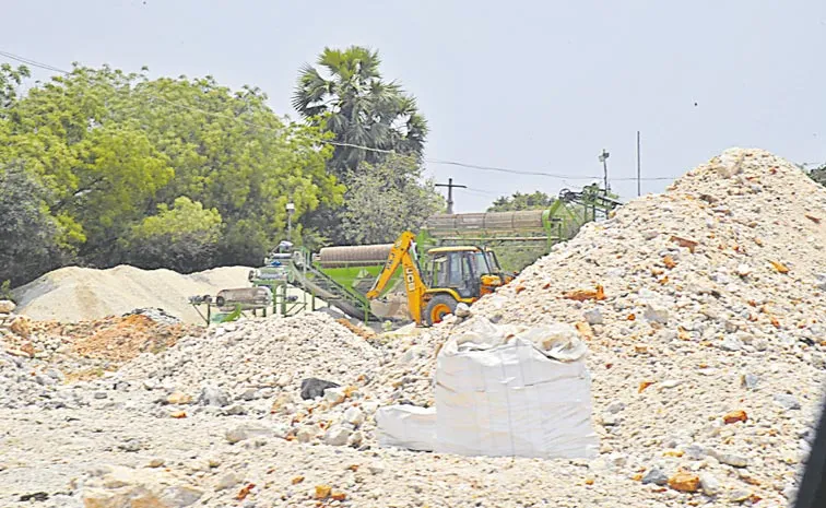 ఎడతె‘గని’ మంత్రాంగం