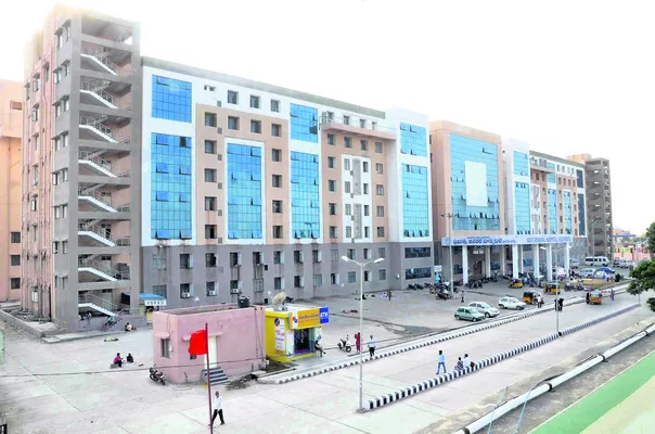 జీజీహెచ్ సూపరింటెండెంట్ బాధ్యతలు స్వీకరించేనా?