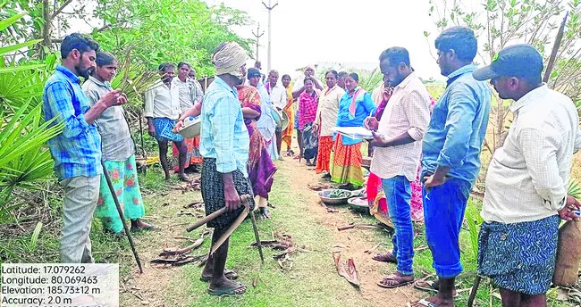 ‘ఉపాధి’ ఉద్యోగులకు వేతనాలు కరువు