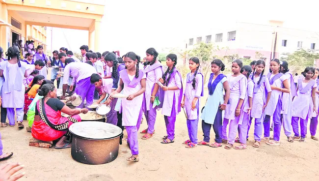 మధ్యా