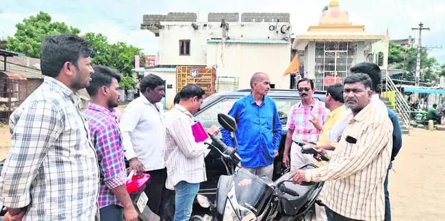 పెండింగ్‌ విద్యుత్‌ బిల్లులు చెల్లించాలి 