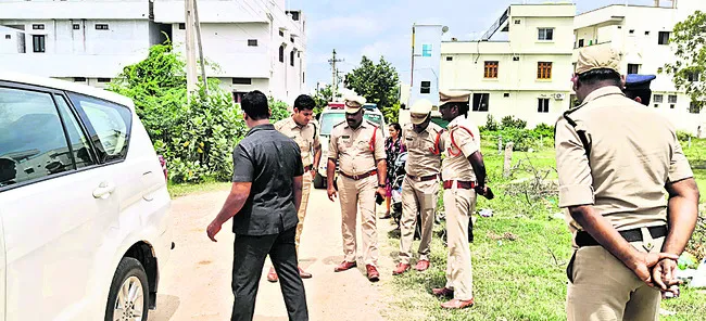 దొంగల బీభత్సం