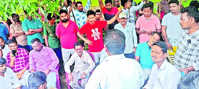 నాలుగు నెలలుగా రేషన్ బకాయి..!